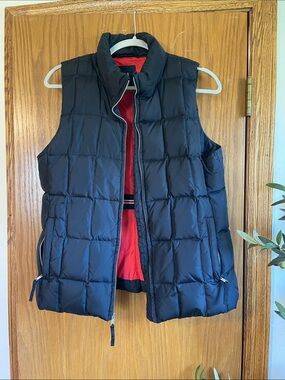 GAP Black Quilted Puffer Vest with Red Lining
